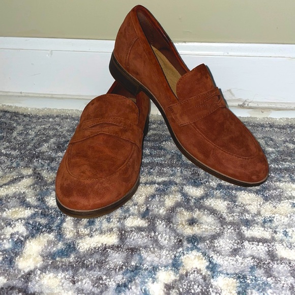Clarks Women's Trish Rose Loafer - Picture 2 of 5